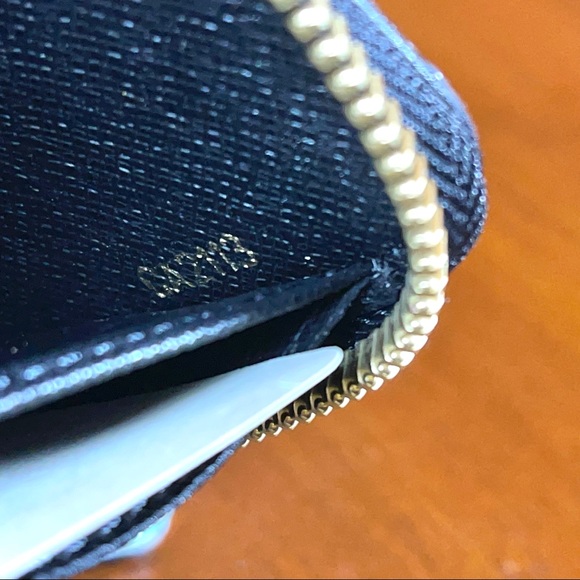 Louis Vuitton Black Sequin Damier Paillettes Zippy Wallet - Picture 13 of 14